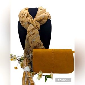 Joy Susan horse scarf Combined with Mia Multi Pocket Crossbody Clutch